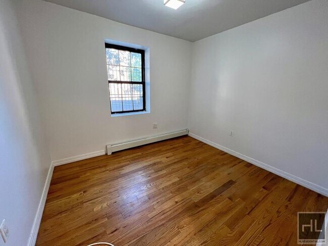 Building Photo - 3 bedroom in BROOKLYN NY 11221