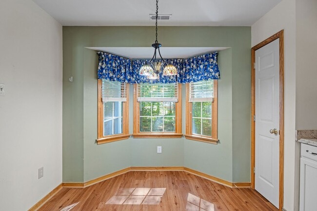 Building Photo - 3 Bedroom/2 Bath Rancher in the North Ches...