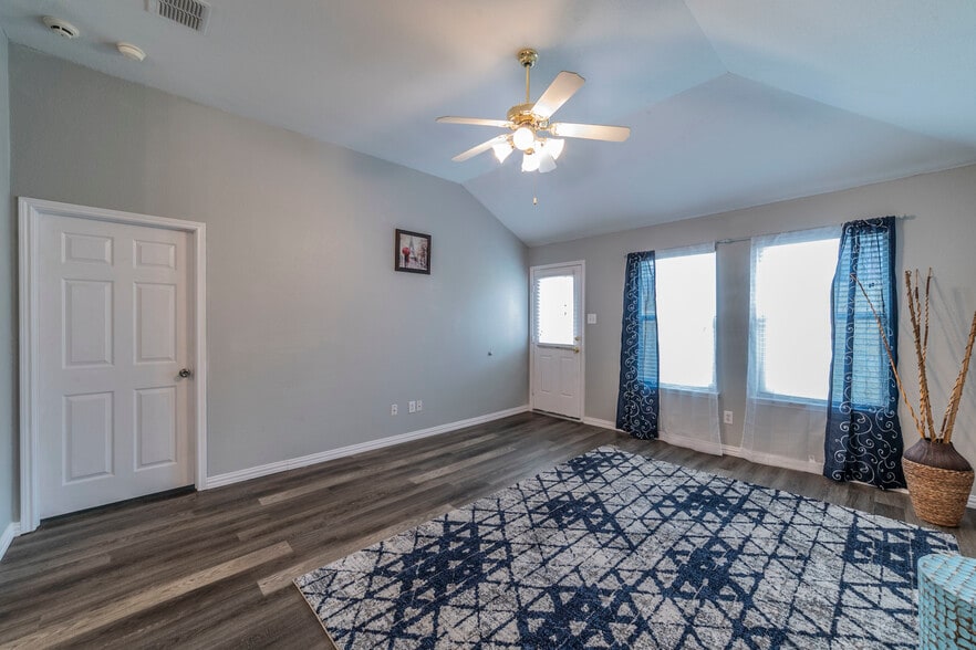 Building Photo - 11765 Bobcat Dr