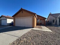 Building Photo - Single Story Home with 3 bedrooms