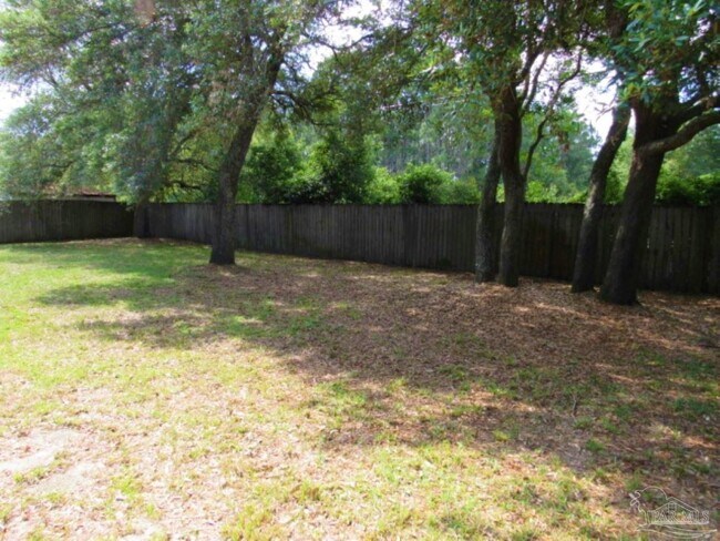 Building Photo - 10113 Peppertree Ct