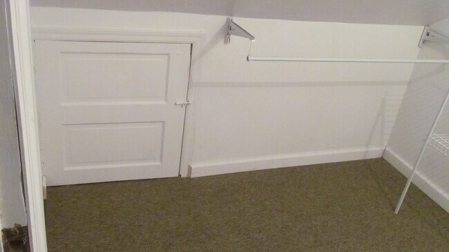 2nd level Bdrm 4-walk in closet-pic 3 - 307 N 7th St
