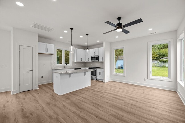 Building Photo - Gorgeous New Construction near Downtown Durham, Premium Finishes - Pet Friendly!
