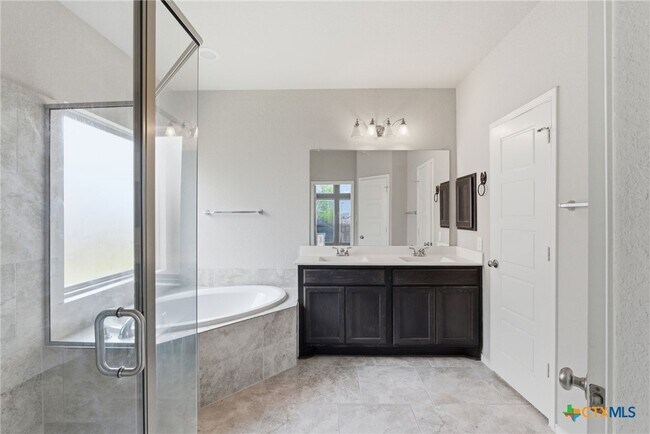 Building Photo - 2940 Coral Way