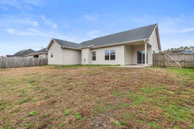 Building Photo - 518 New Hanover Trl