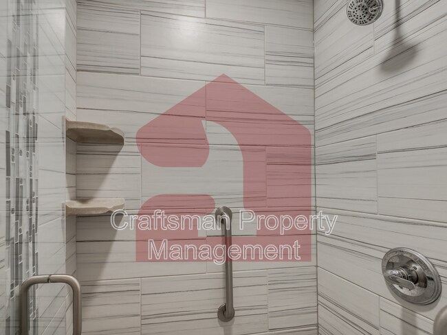 Building Photo - 2024 NW 45th St