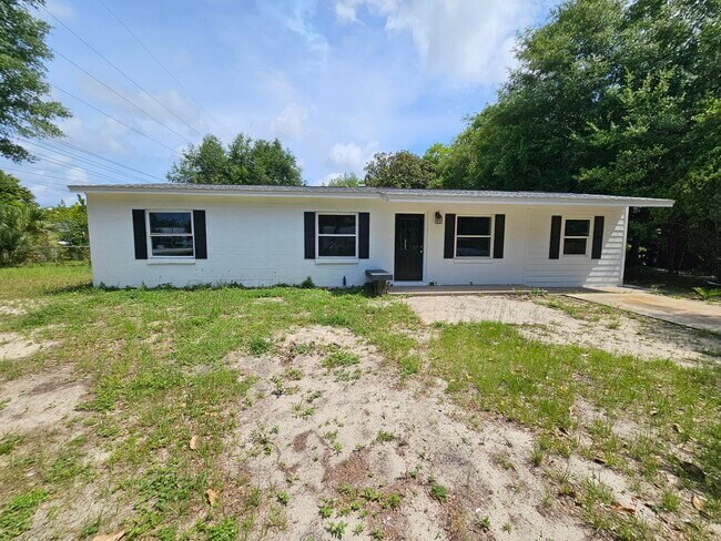 Primary Photo - 200 Spencer Dr