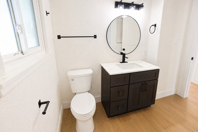 Building Photo - Adorable 1 Story Home For You, 2 weeks free rent