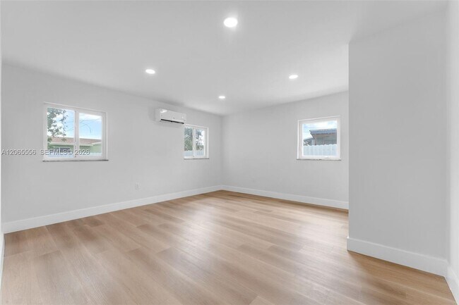 Building Photo - 17915 NW 43rd Ct