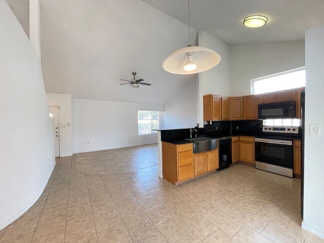 Building Photo - 3-Bedroom House on 1/2 an Acre for Rent in Killeen