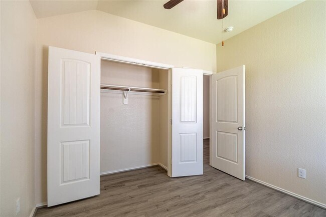 Building Photo - 13546 Smith Lake Ln