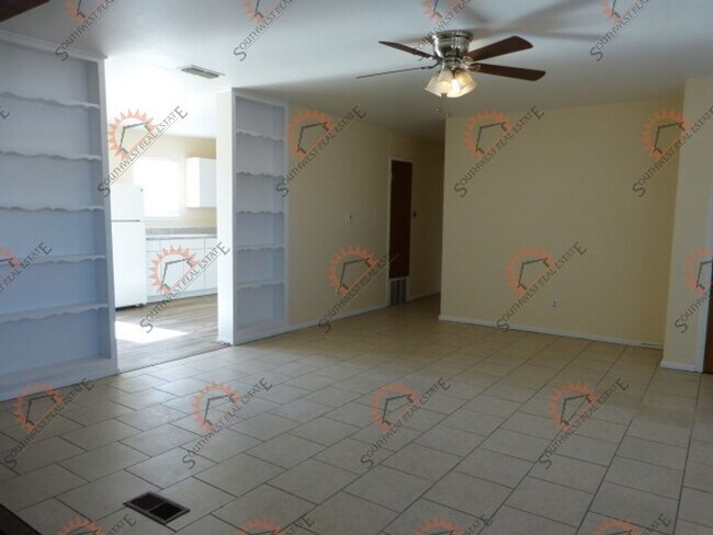 Building Photo - 3 Bed 2 Bath - Close to Clovis High
