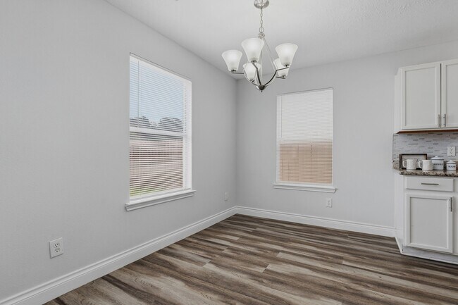 Building Photo - 1427 Hade Falls Ln