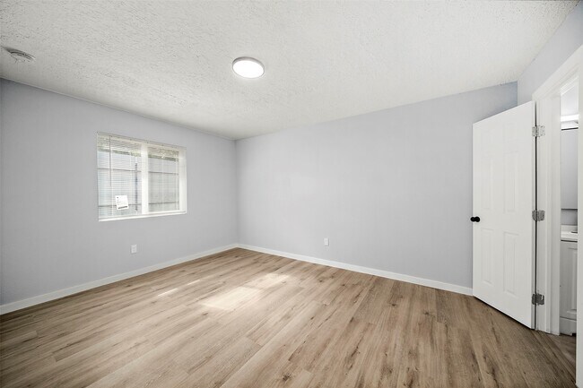 Building Photo - 16415 Woodrow St