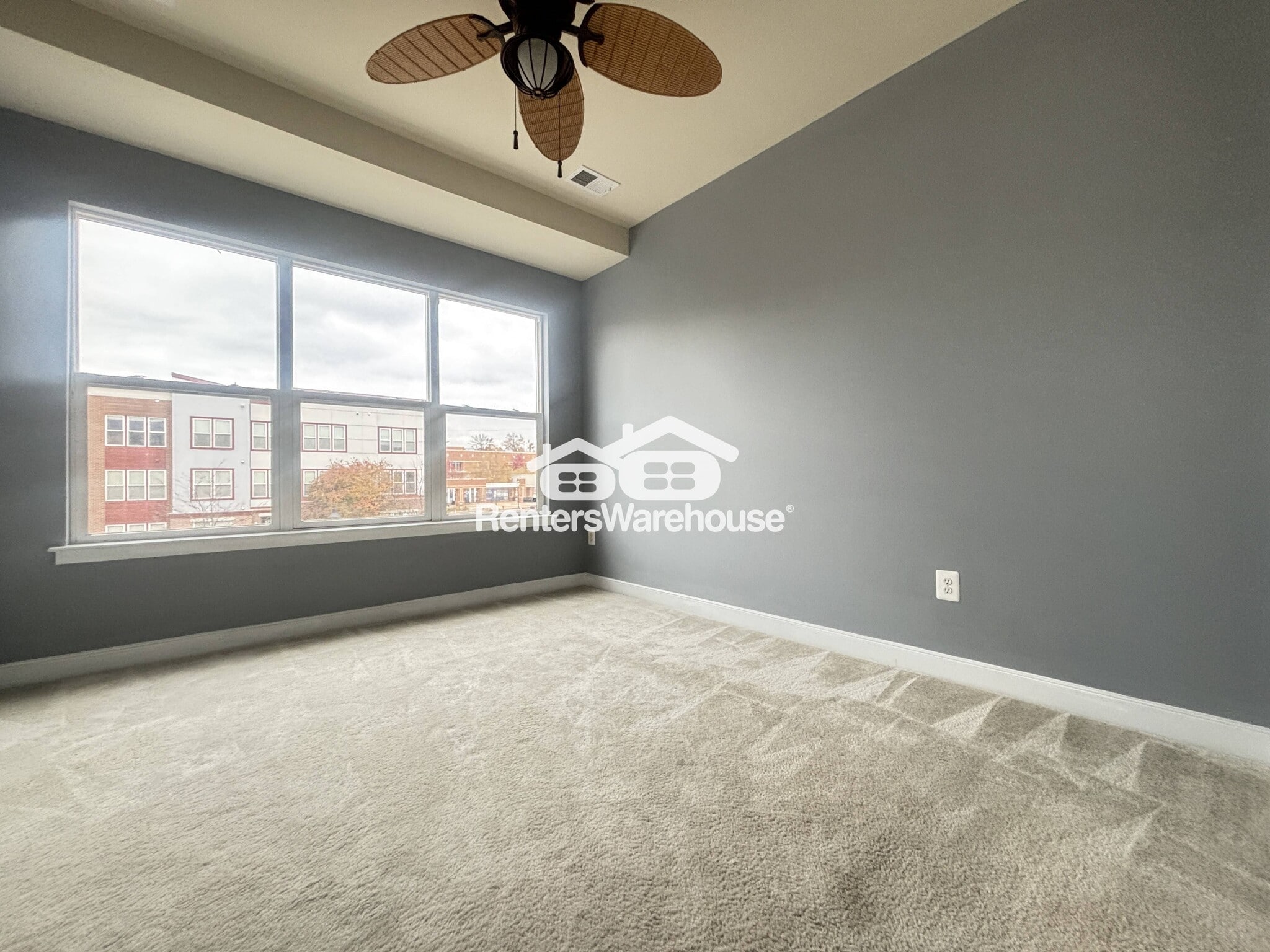 Building Photo - 5722 45th Ave