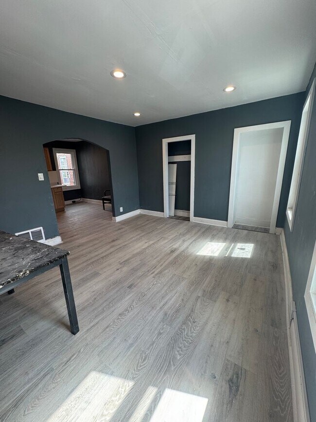 Building Photo - 4133 Pennsgrove St