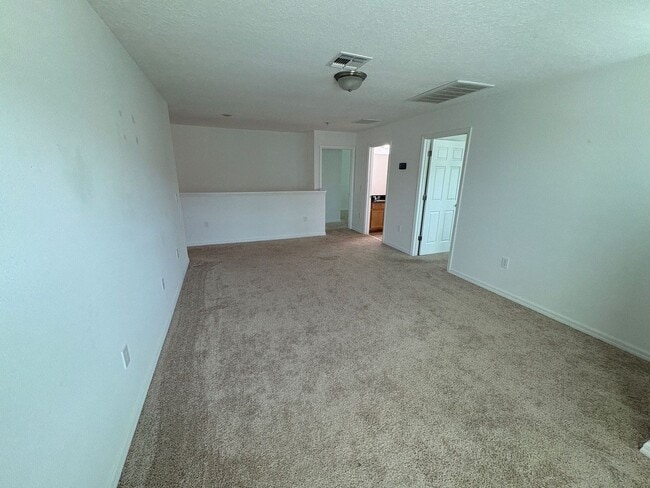 Building Photo - 4 bedroom 2.5 Bath House on Oakland Trails...