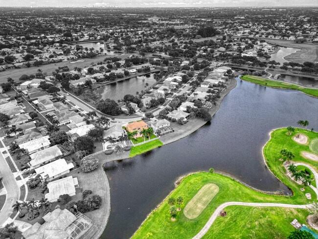 Building Photo - 5878 Bay Hill Cir