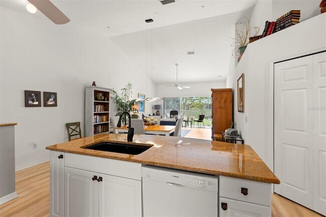 Building Photo - 6758 Fairview Terrace