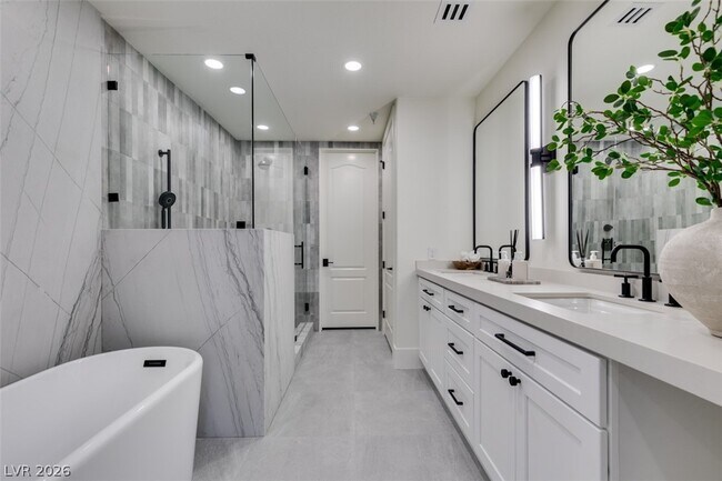 Building Photo - 32 E Serene Ave