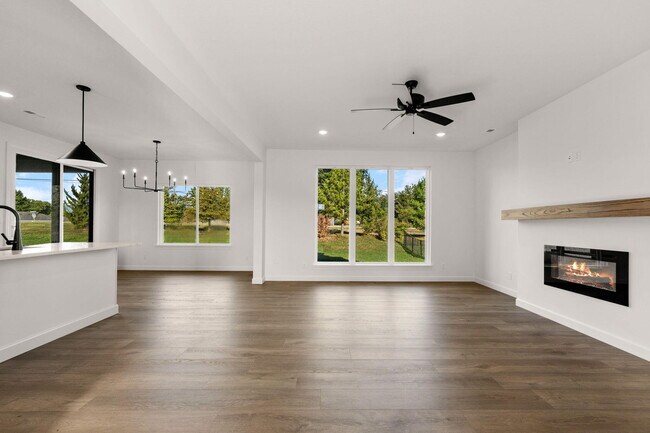 Building Photo - 5663 Ralph Dobbs Way