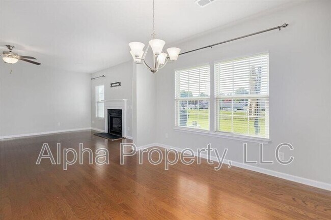Building Photo - 28 Irvington Dr