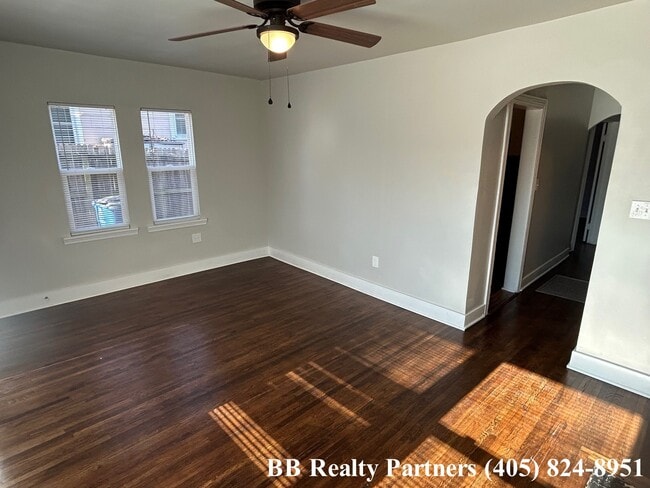 Building Photo - 4205 E 4th Pl