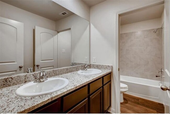 Building Photo - 3964 Northaven Trail