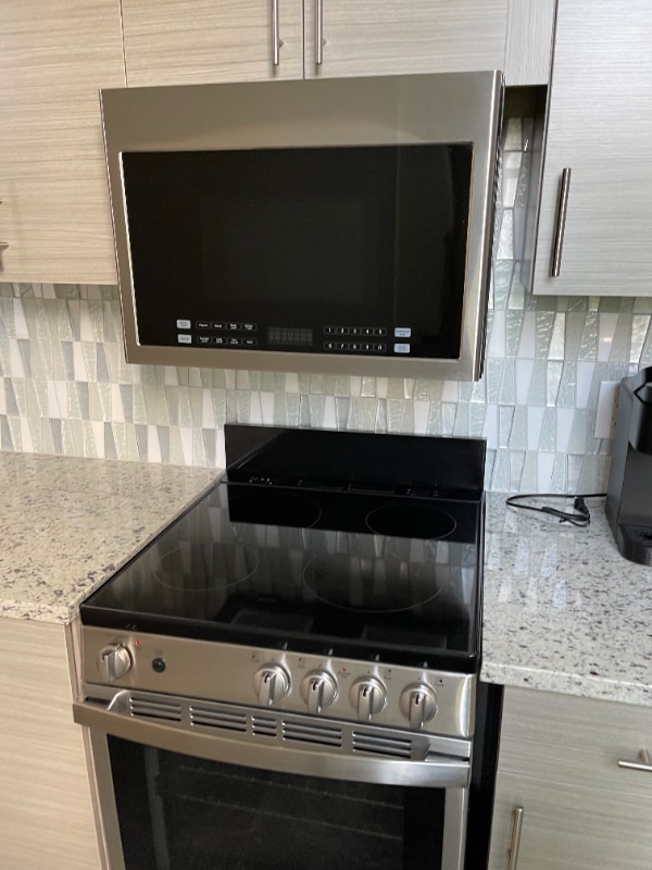 Building Photo - 1417 W9th St