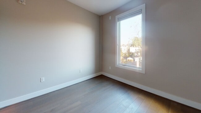 Building Photo - Capitol Hill-Modern & Sleek One Bedroom Plus Large Office Space, Parking Included, Pets Welcomed,...