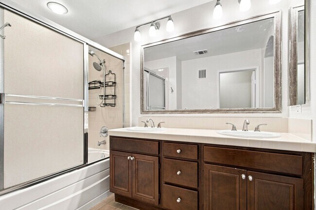 Building Photo - 2175 Condor Dr