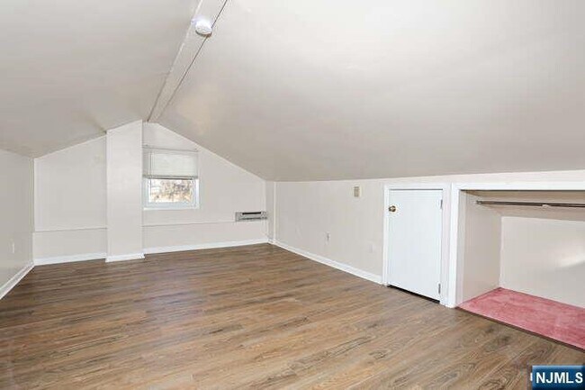 Building Photo - 68 Mohawk Ave