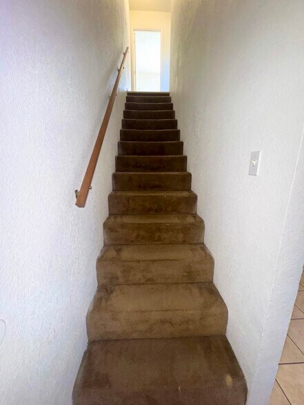 Building Photo - 1112 Leslie Cir