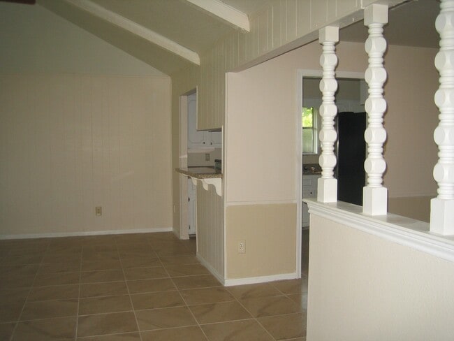 Building Photo - 10426 Sagebluff Dr