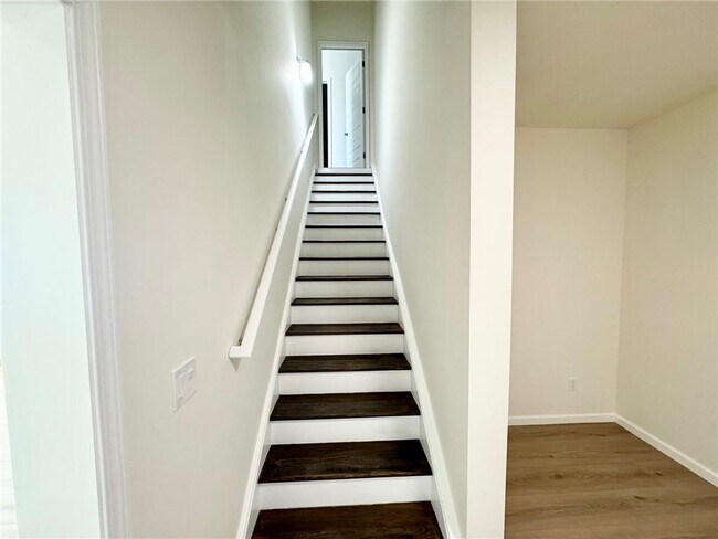 Building Photo - 7252 Millbrae Walk