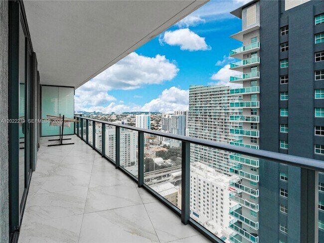 Building Photo - 1300 S Miami Ave