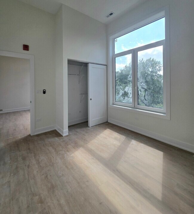 Building Photo - 1537 N Orleans St