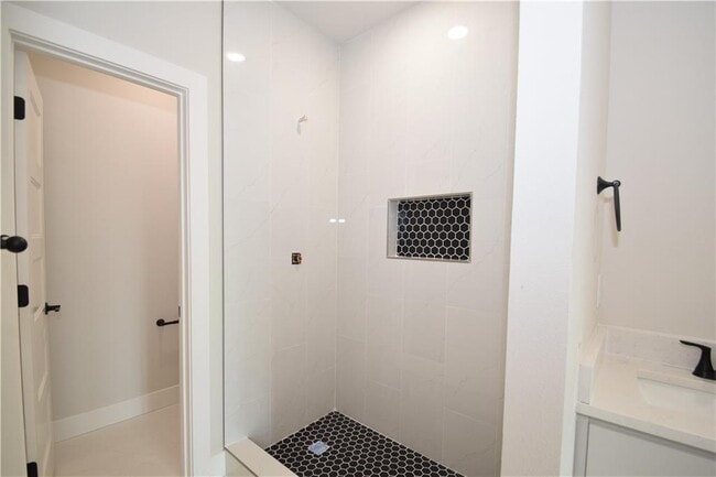 Building Photo - 1821 Lapis Ave