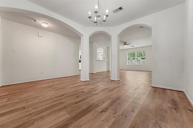 Building Photo - 446 Laurel Sage Dr