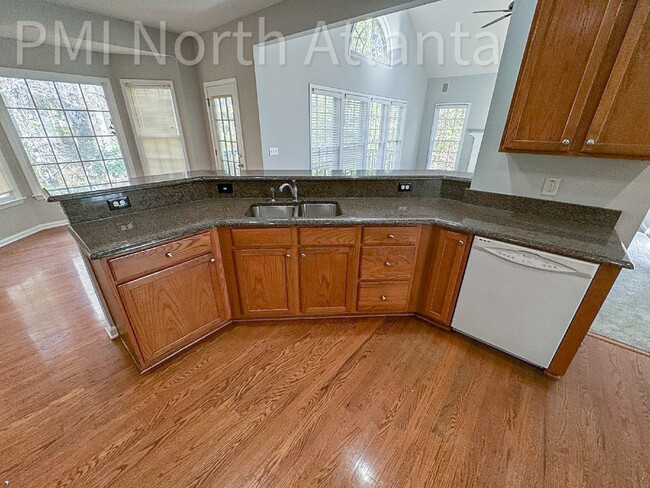 Building Photo - Beauftiful 4-bedroom in Suwanee