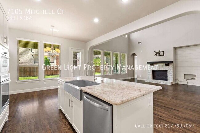 Building Photo - 7105 Mitchell Ct