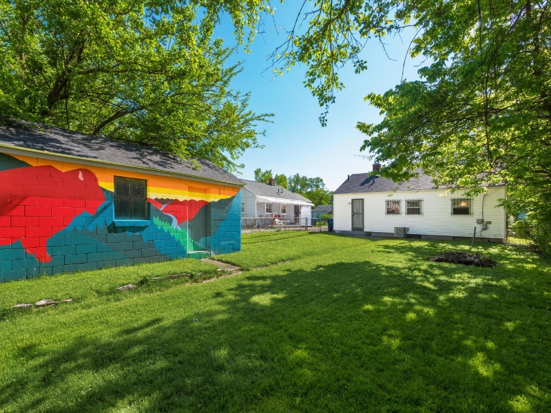 Building Photo - 2585 Howey Rd