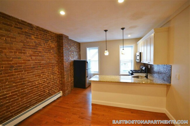 Building Photo - 349 Sumner St