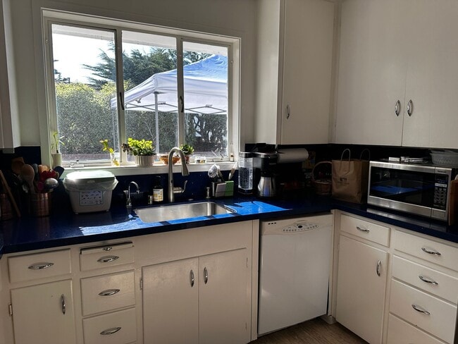 Building Photo - Hatton Fields Retreat with Guest Suite and...