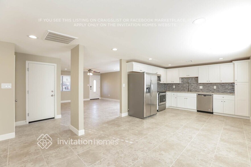 Building Photo - 13027 N 37th Pl