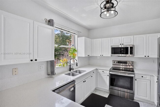 Building Photo - 913 NW 135th Ave