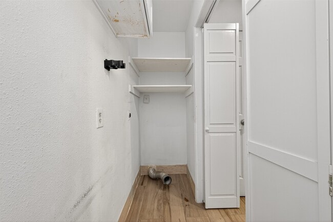 Building Photo - 8203 Huntermoor Cir