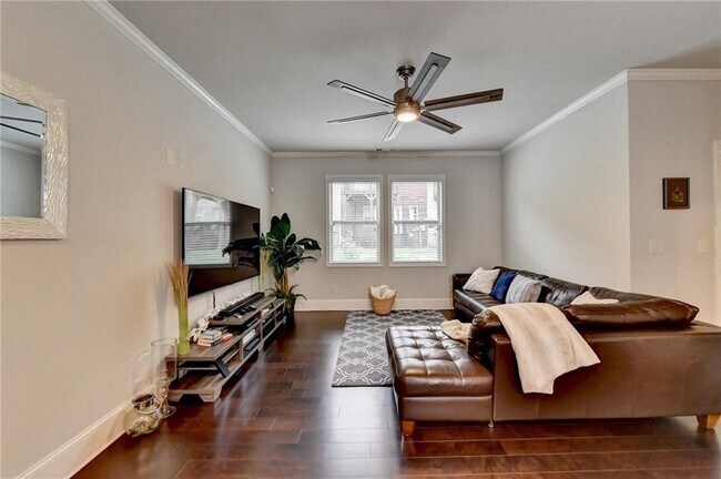 Building Photo - 2185 Mission View Dr NW