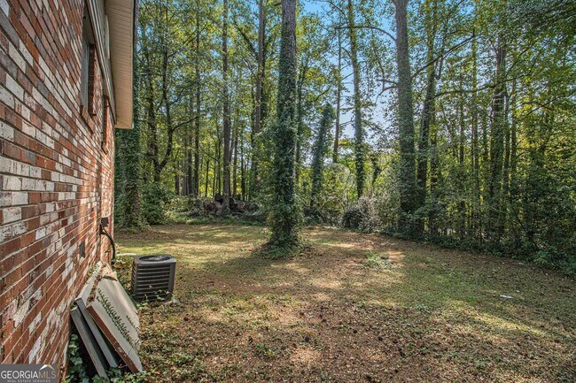 Building Photo - 127 Ruzelle Dr SE