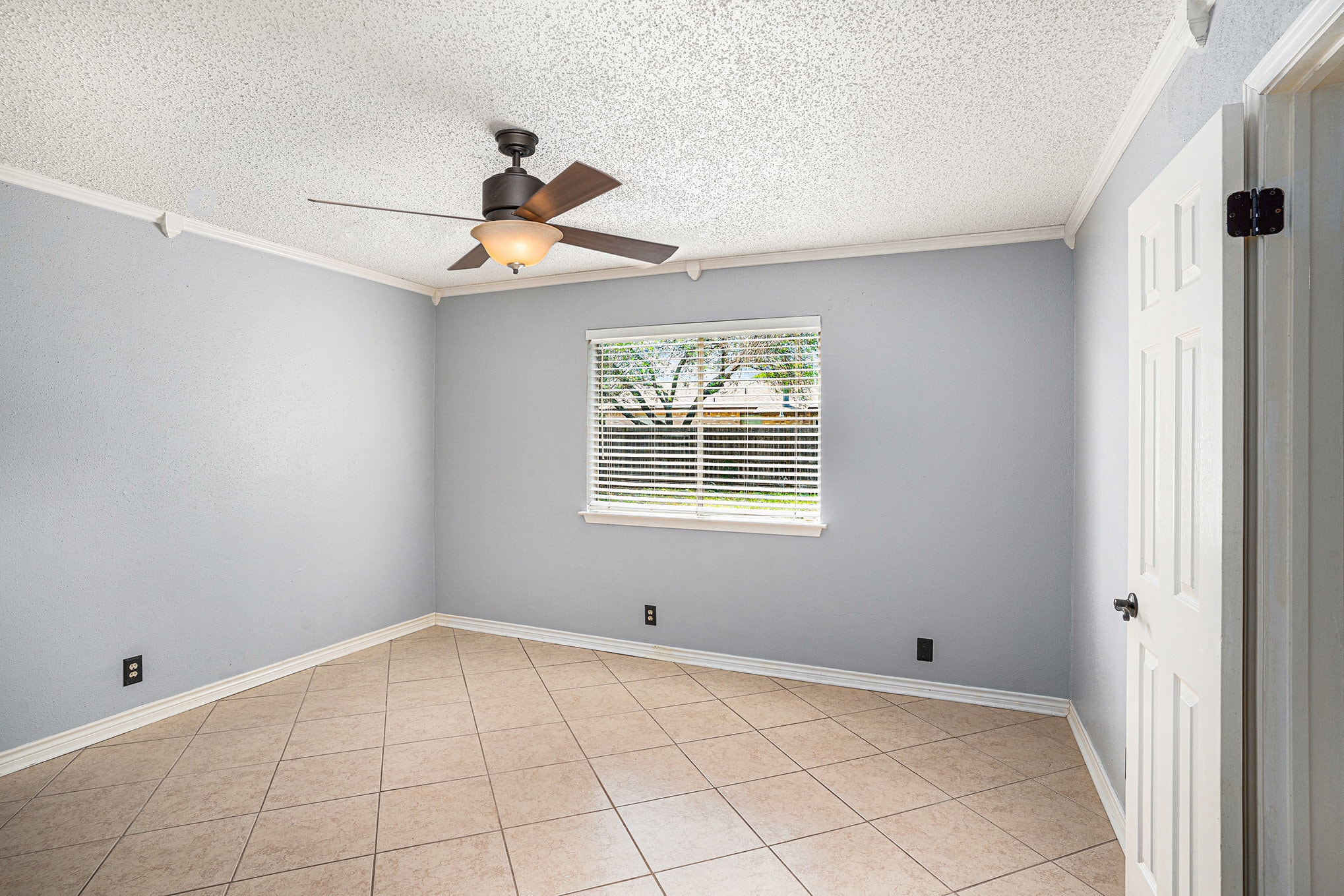 Building Photo - 14925 Moss Gln